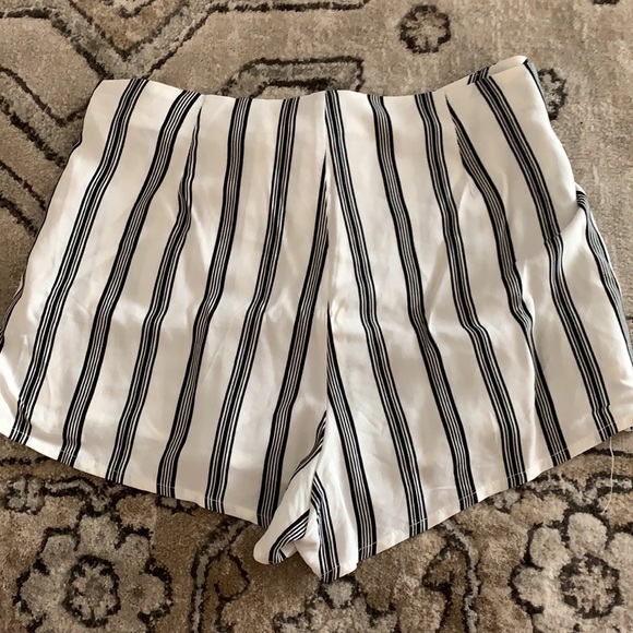 Kendall and Kylie Pacsun set - Picture 4 of 4